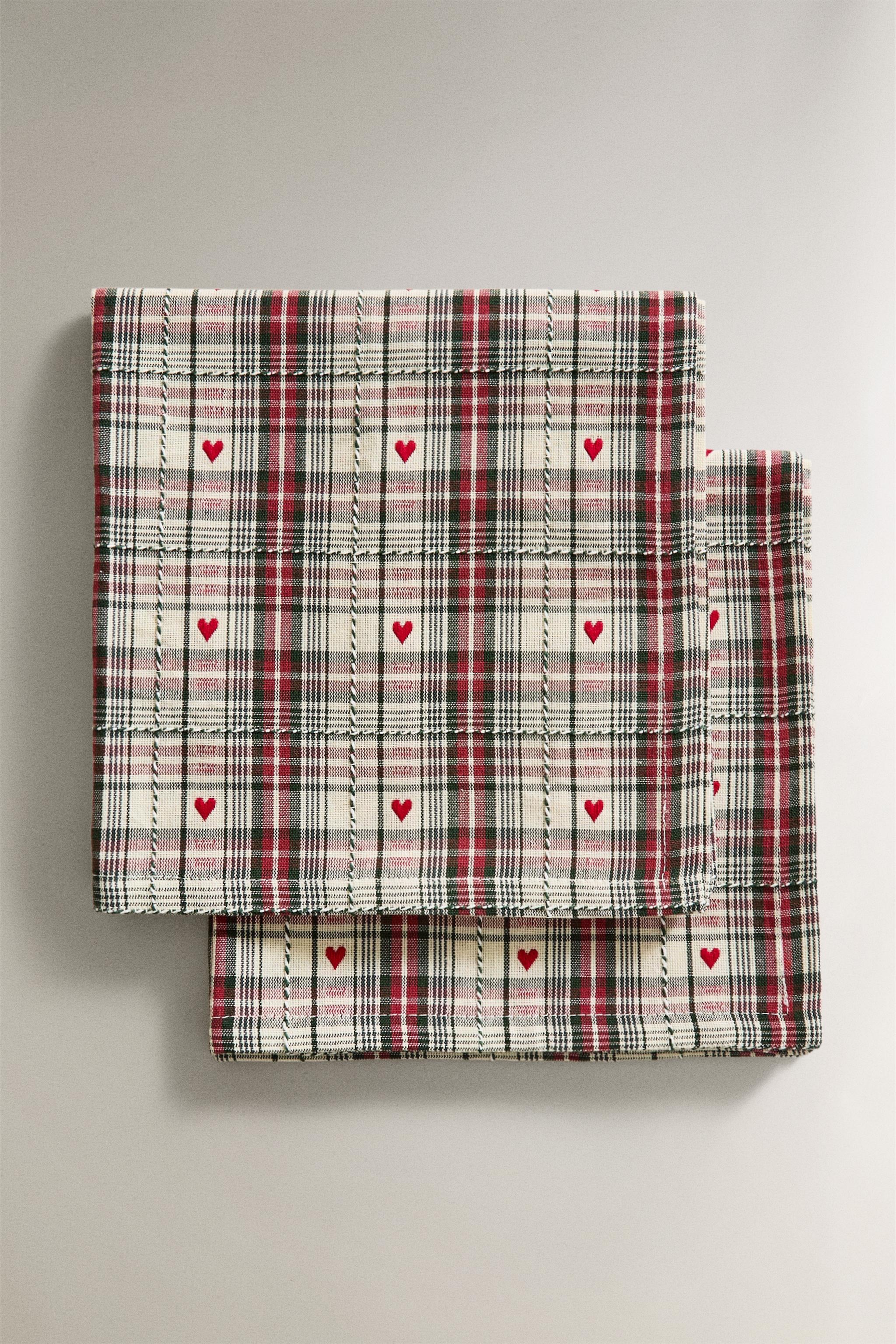 SET OF DYED THREAD CHRISTMAS HEART NAPKINS (SET OF 2)